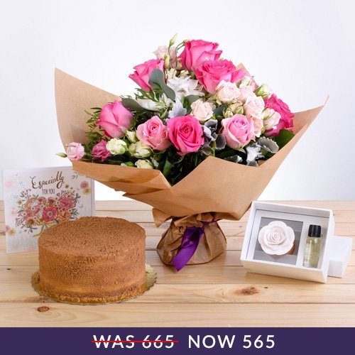 Precious Floral Package with Scented Oils, Lotus Cake and Premium Card | Buy Packages / Bundles in Dubai UAE | Gifts